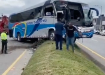Dueño de bus atacó a su conductor luego de un choque en la vía Bogotá, Tunja